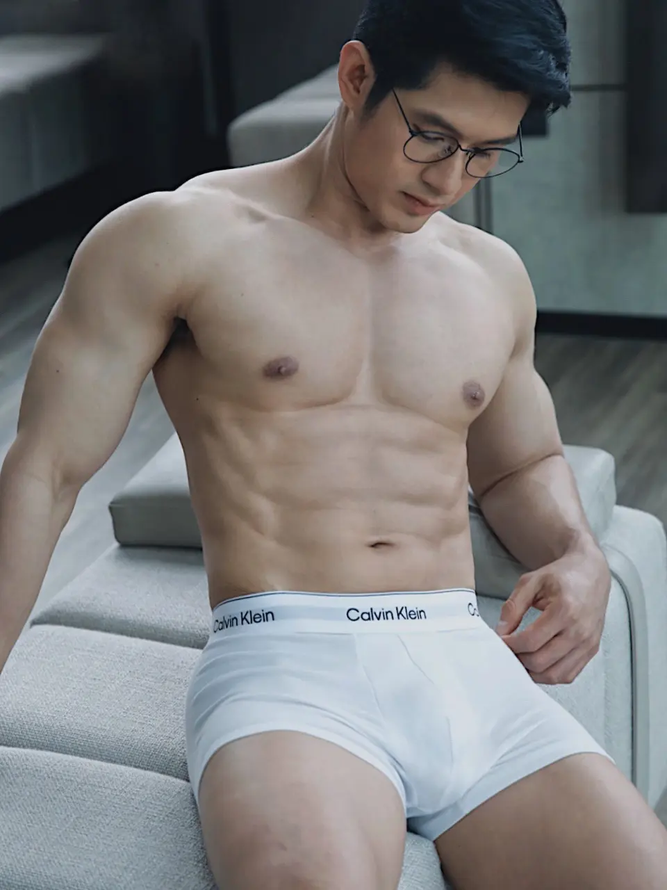 Cool GUY : Bee Tawanchat