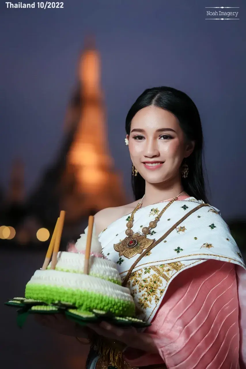 Lovely Lady in Loy Krathong 2022