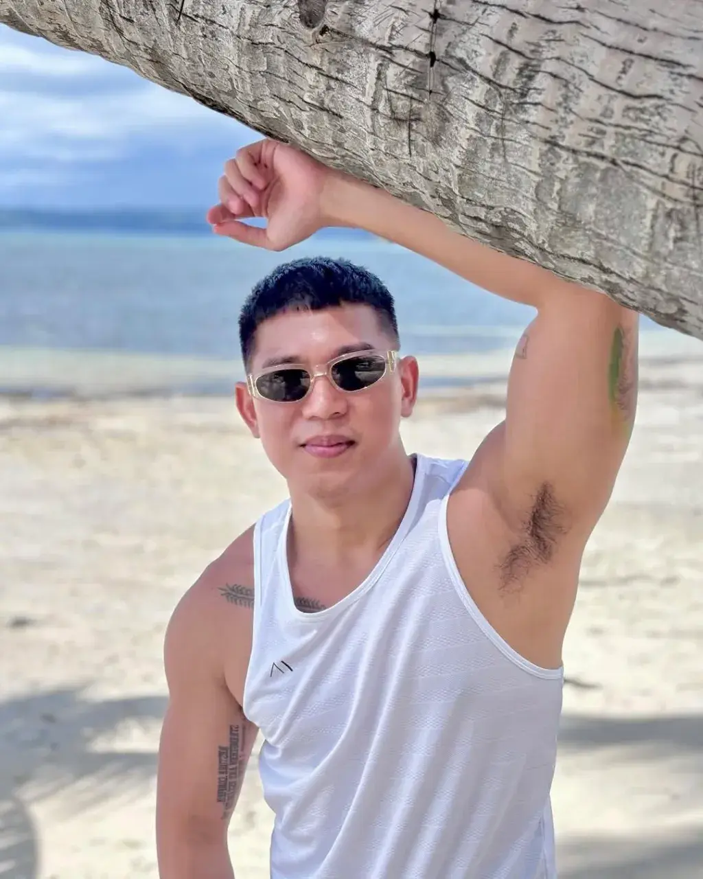 วงแขนพ่อ ..แสนเสว