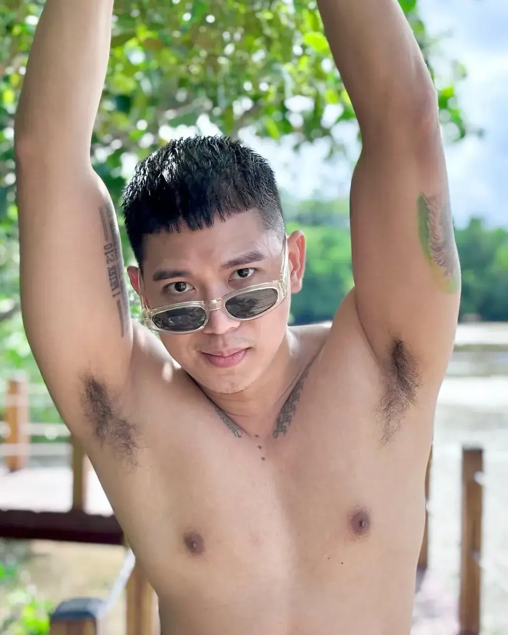 วงแขนพ่อ ..แสนเสว