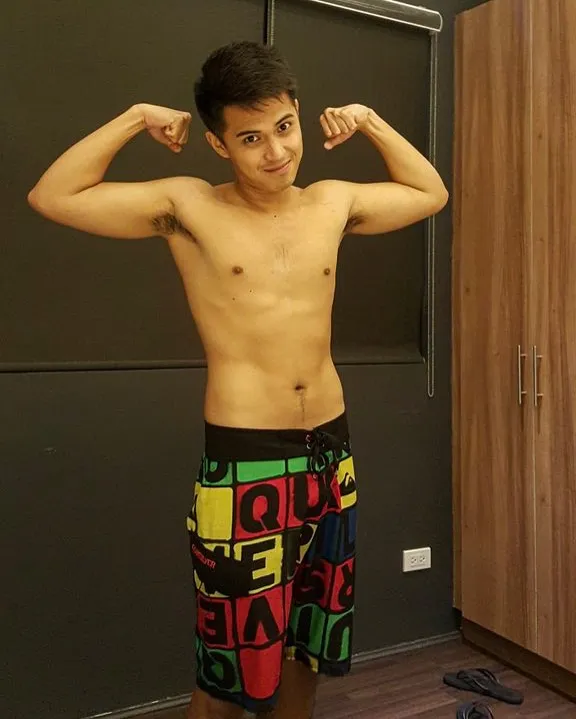 วงแขนพ่อ ..แสนเสว