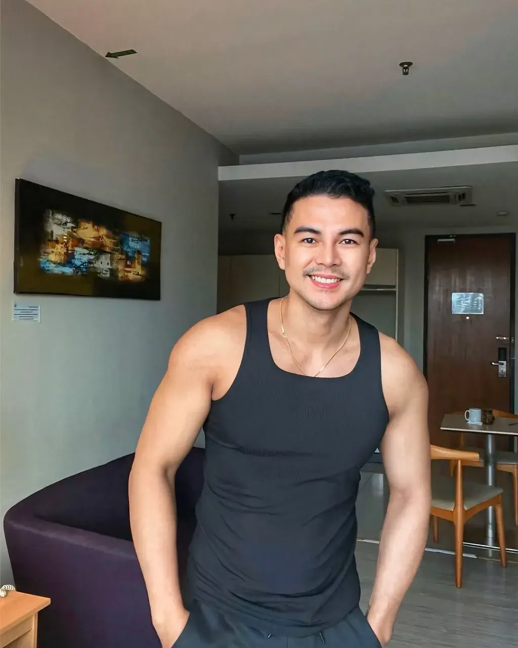 นมกล้ามน้ามมแตก