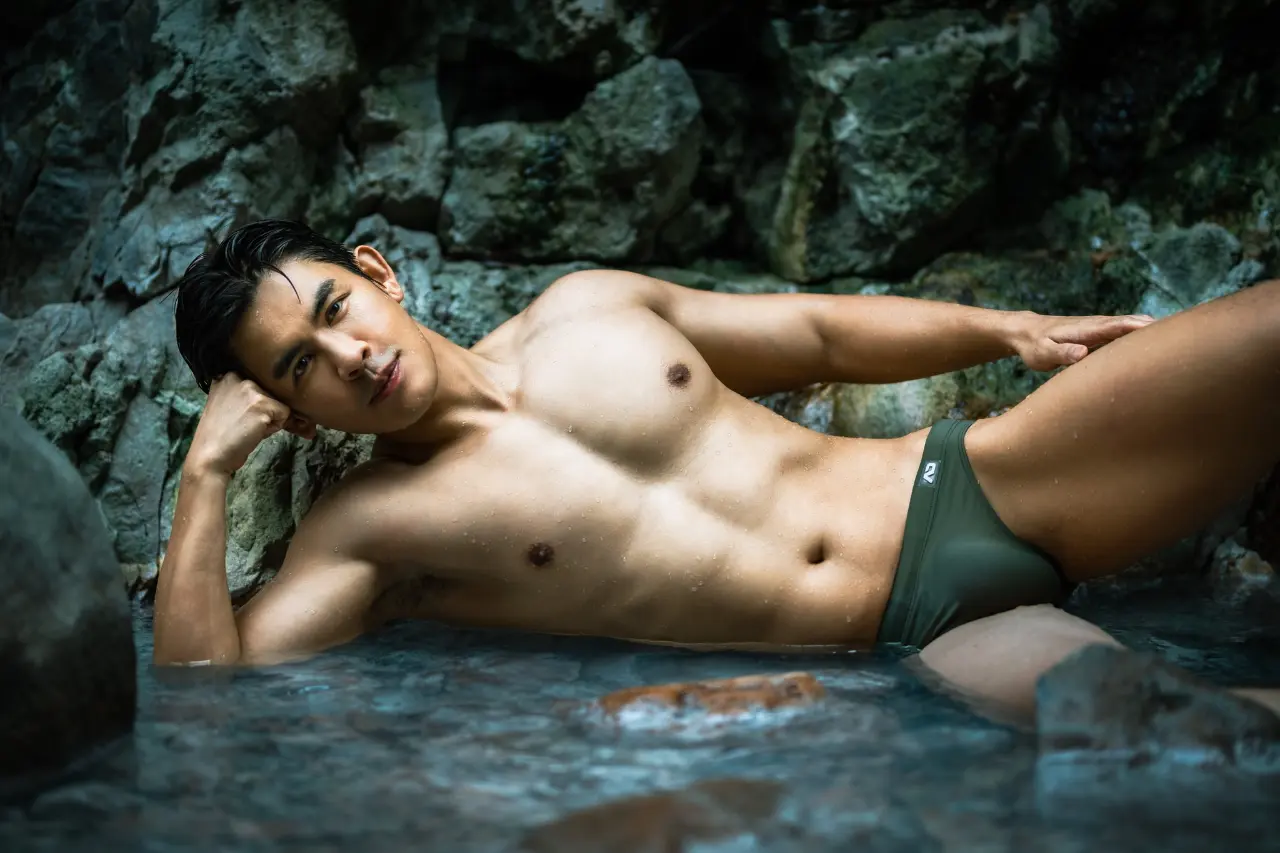 Picked up from 男神遊園地