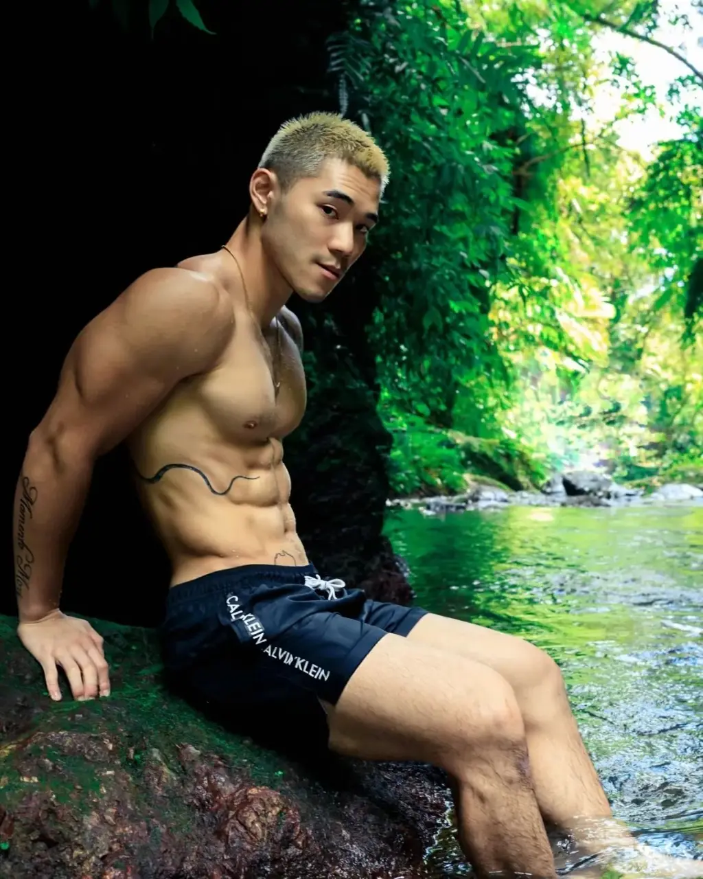 Picked up from 男神遊園地