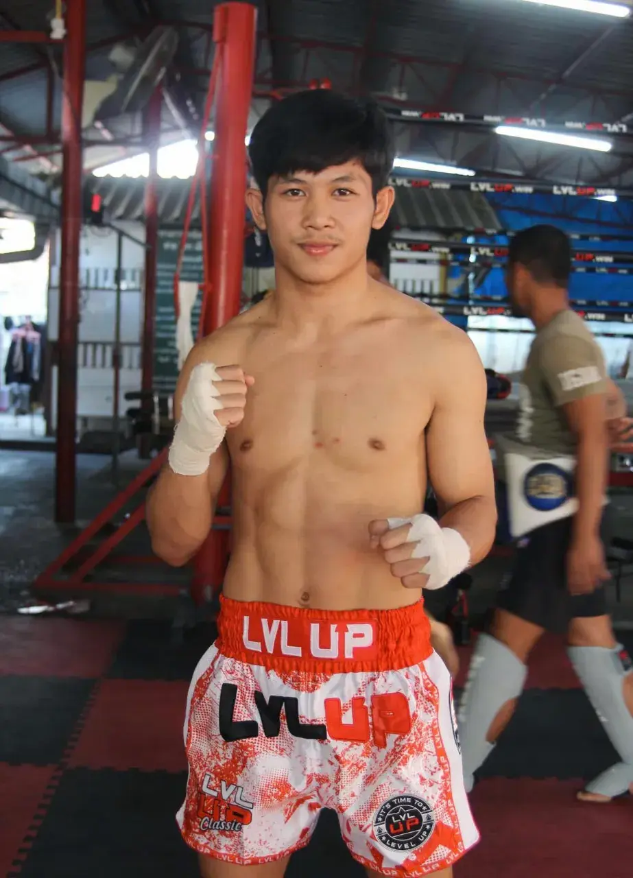 จะมวยให้สุดลำโค้ก