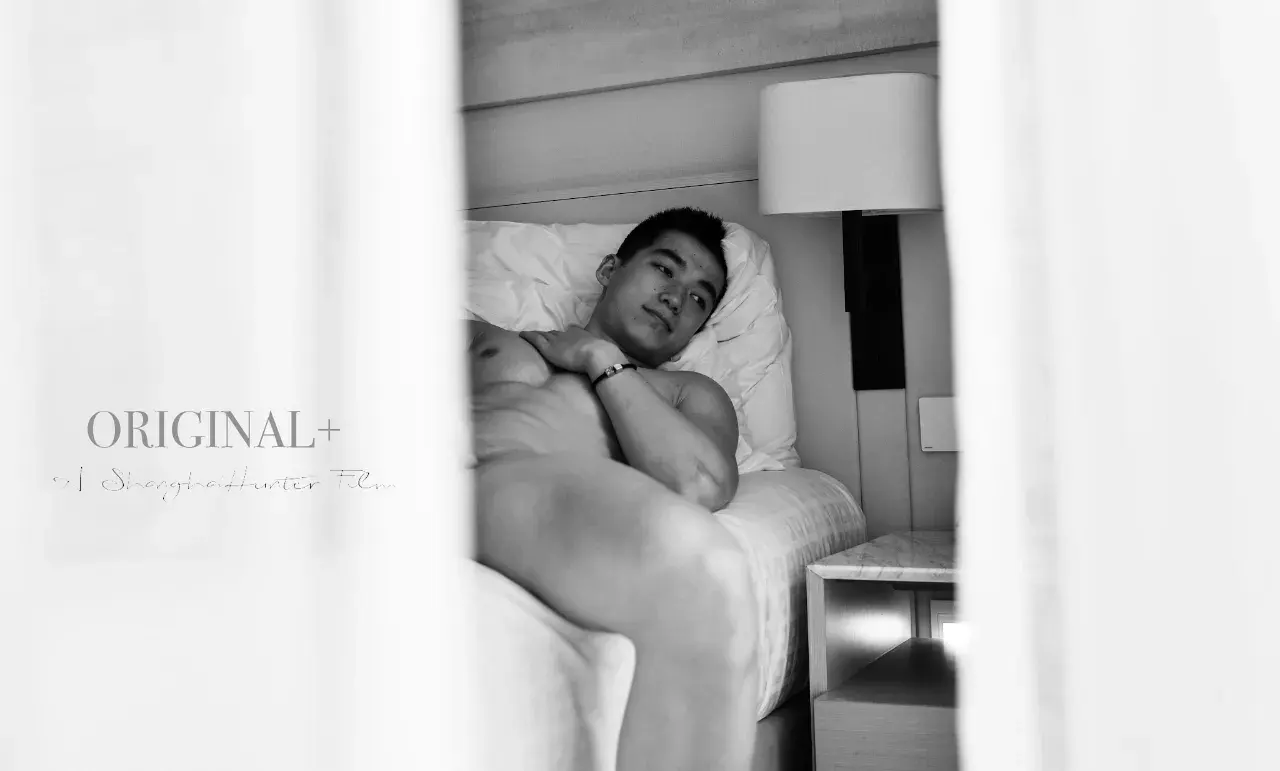 หนุ่มหล่อขึ้นปก 1197