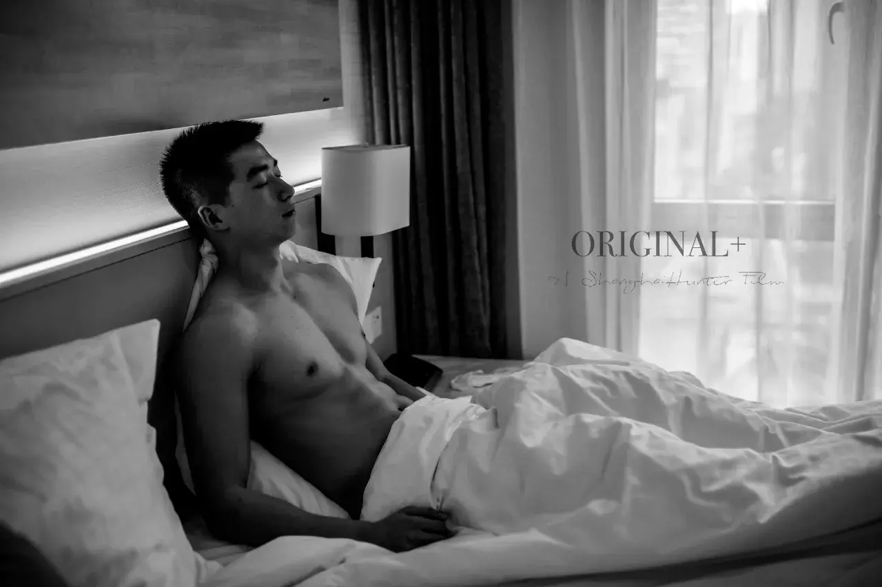 หนุ่มหล่อขึ้นปก 1197