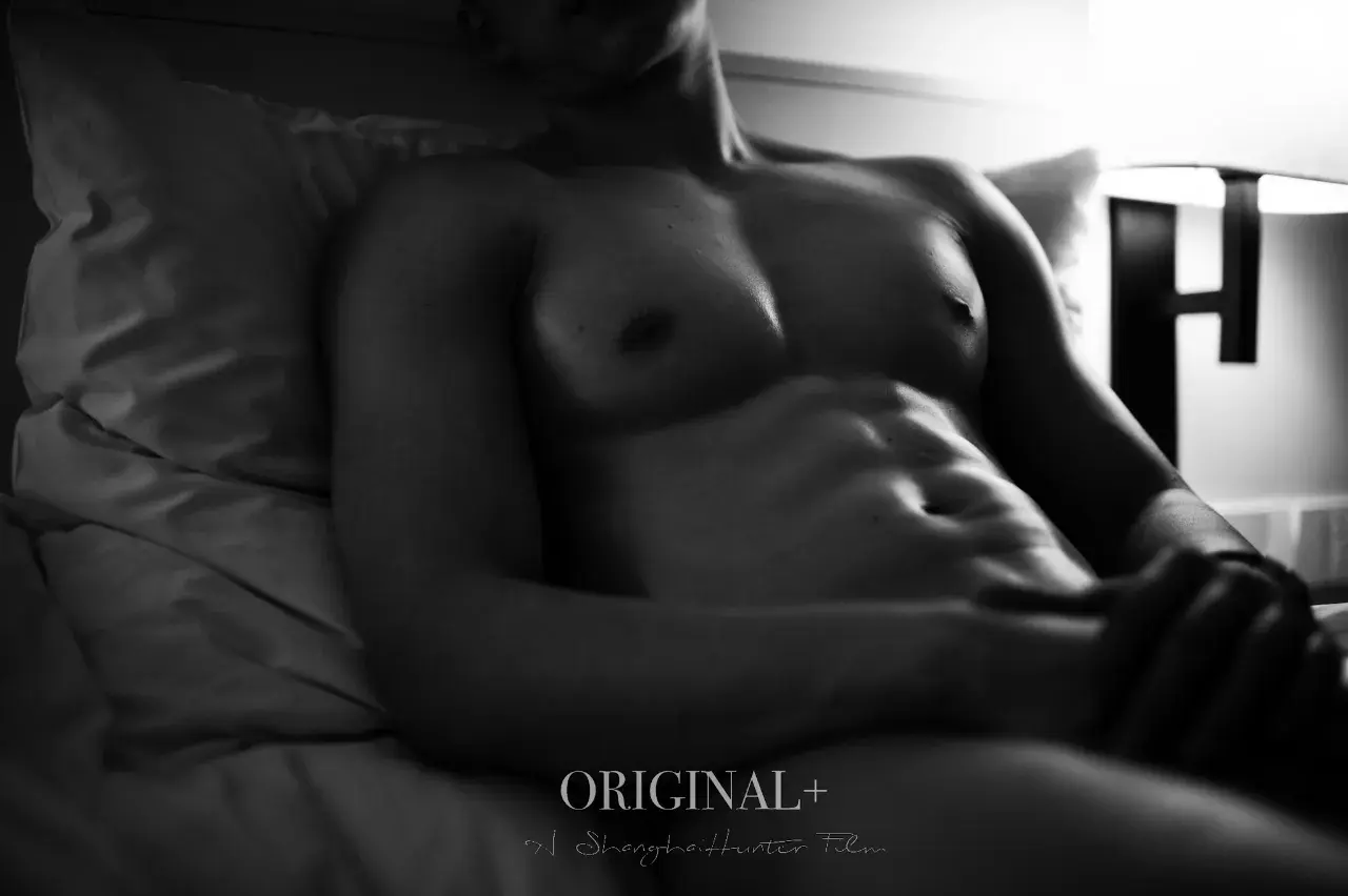 หนุ่มหล่อขึ้นปก 1197