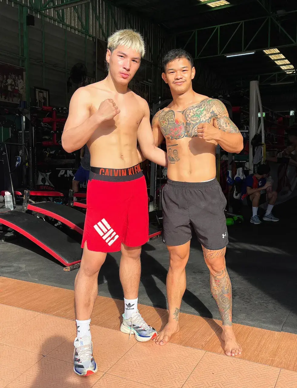 คลังเก็บไว้ มวยโค้ก