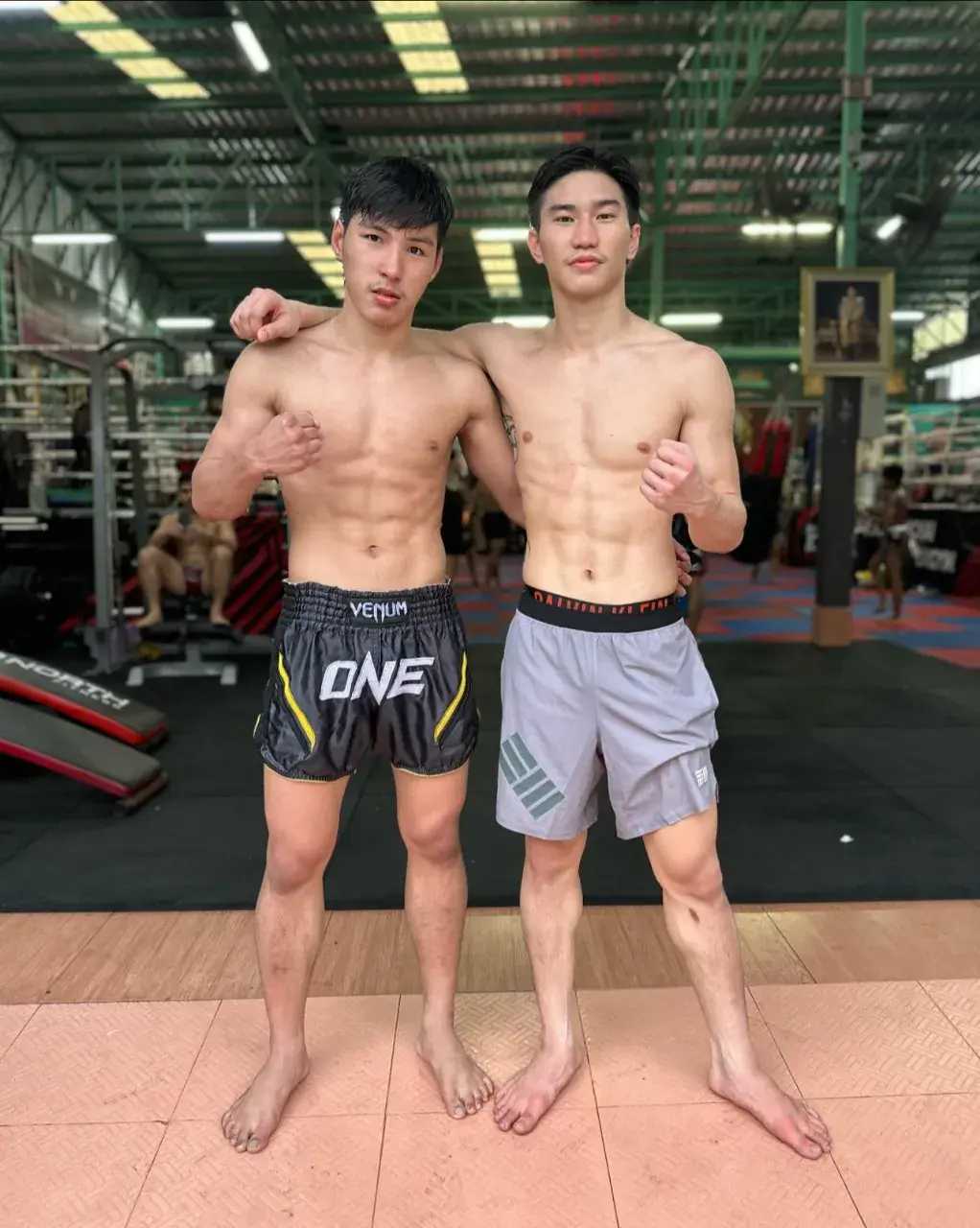 คลังเก็บไว้ มวยโค้ก