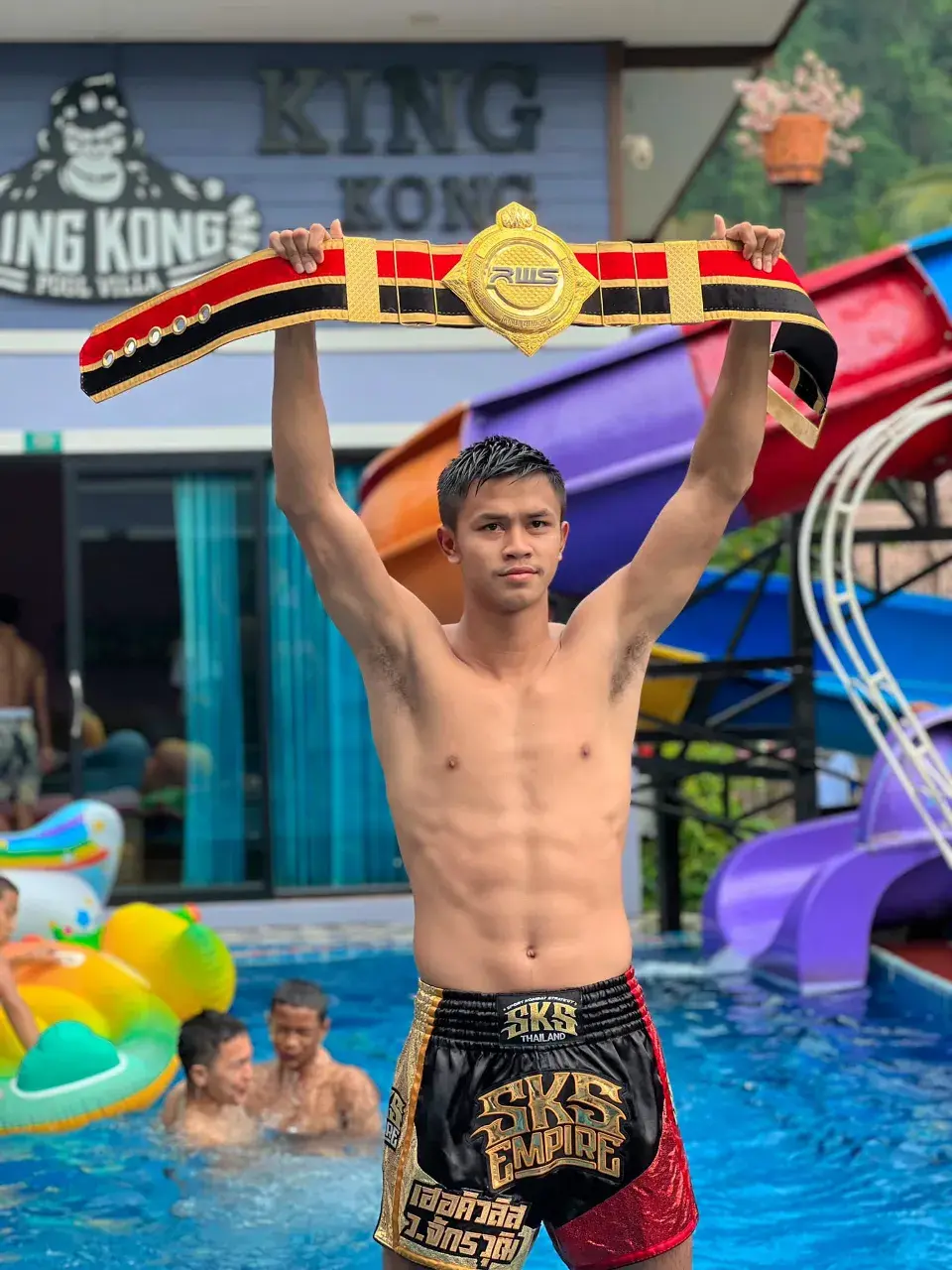 คลังเก็บไว้ มวยโค้ก