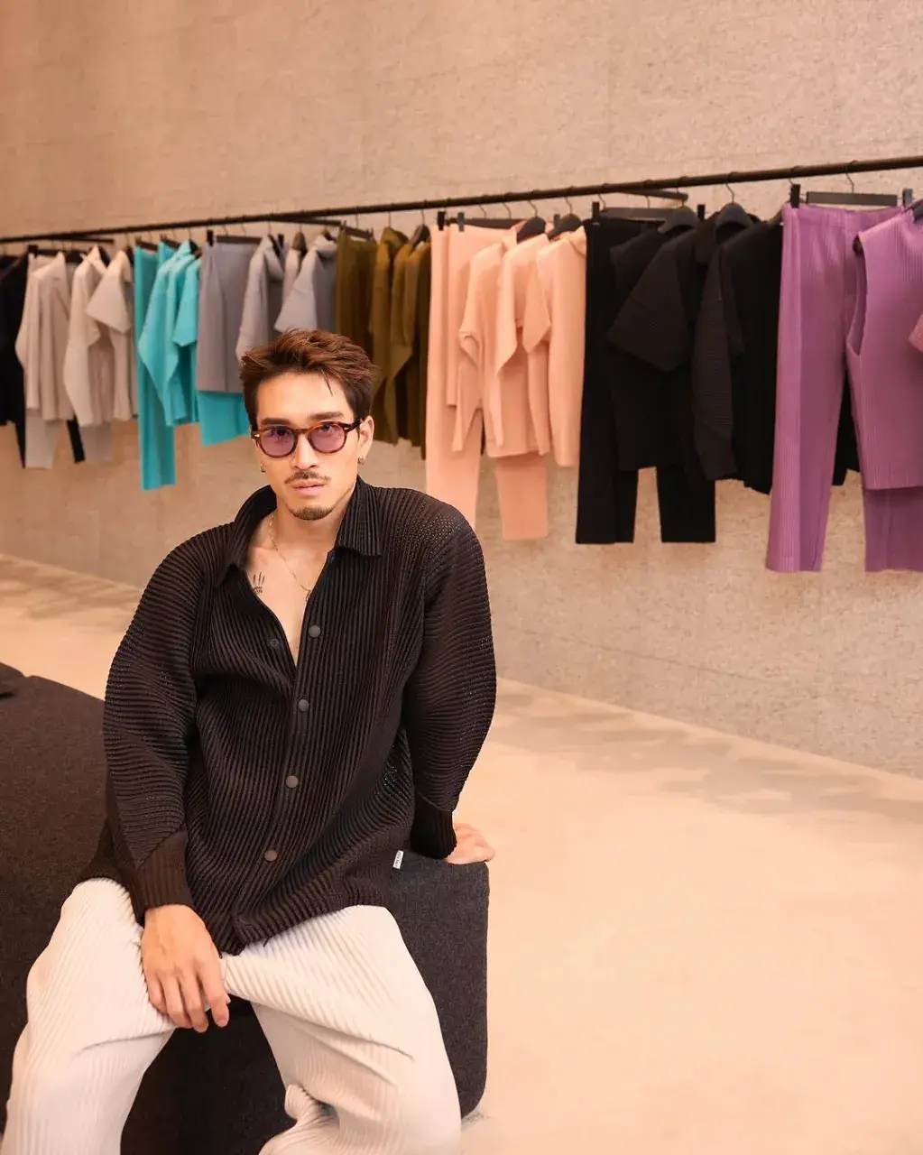 พลังน้ำรักไหลนอง