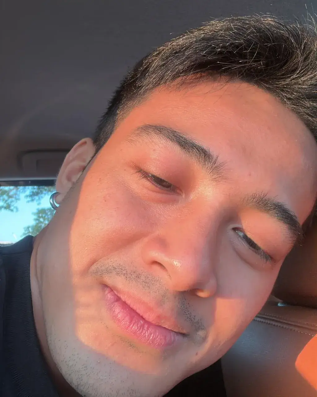 พลังน้ำรักไหลนอง