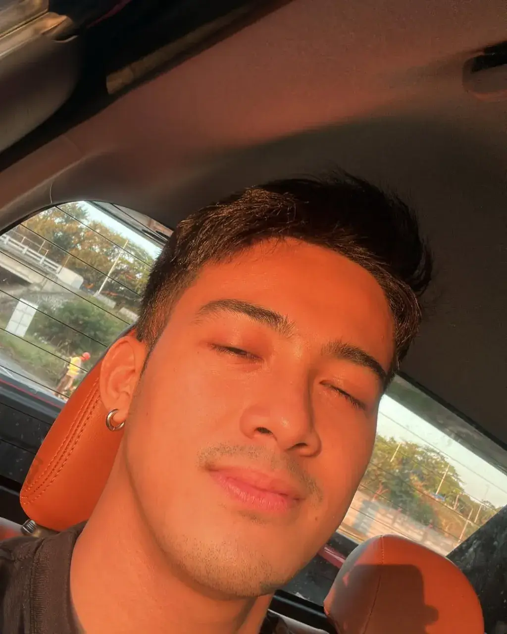 พลังน้ำรักไหลนอง