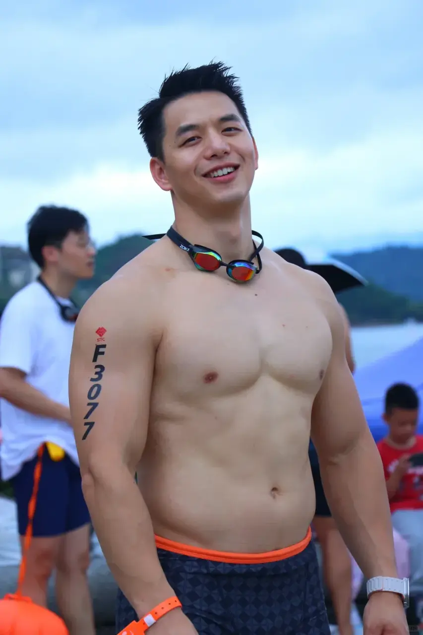 Cool and rugged guy : 胡悍Rocky