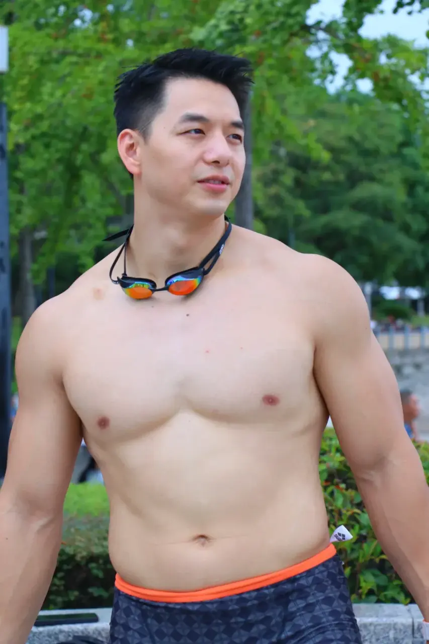 Cool and rugged guy : 胡悍Rocky