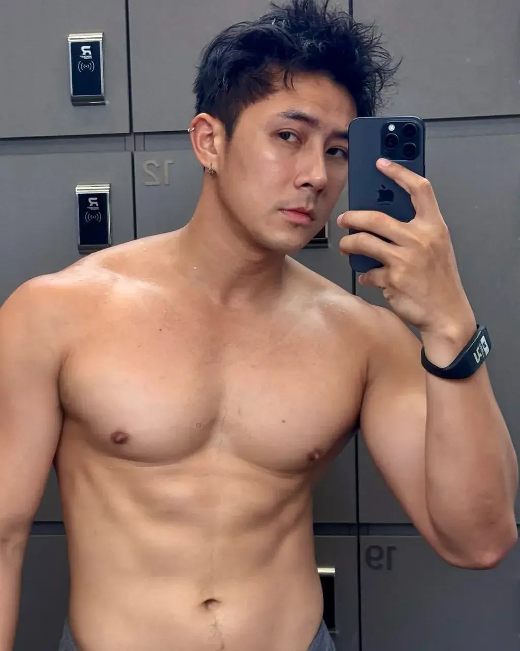 จุ่มนมแล้วเลีย