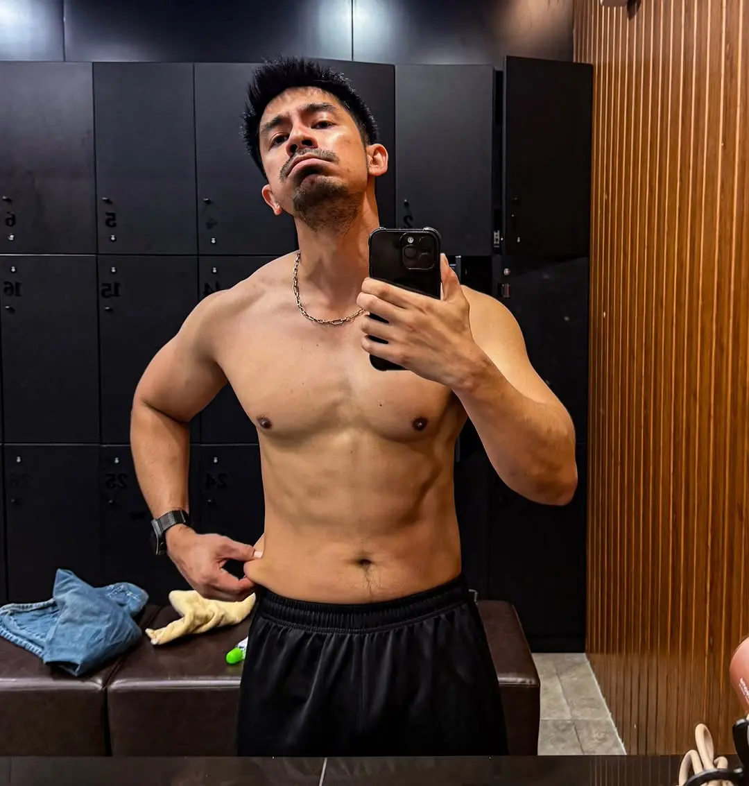 จุ่มนมแล้วเลีย