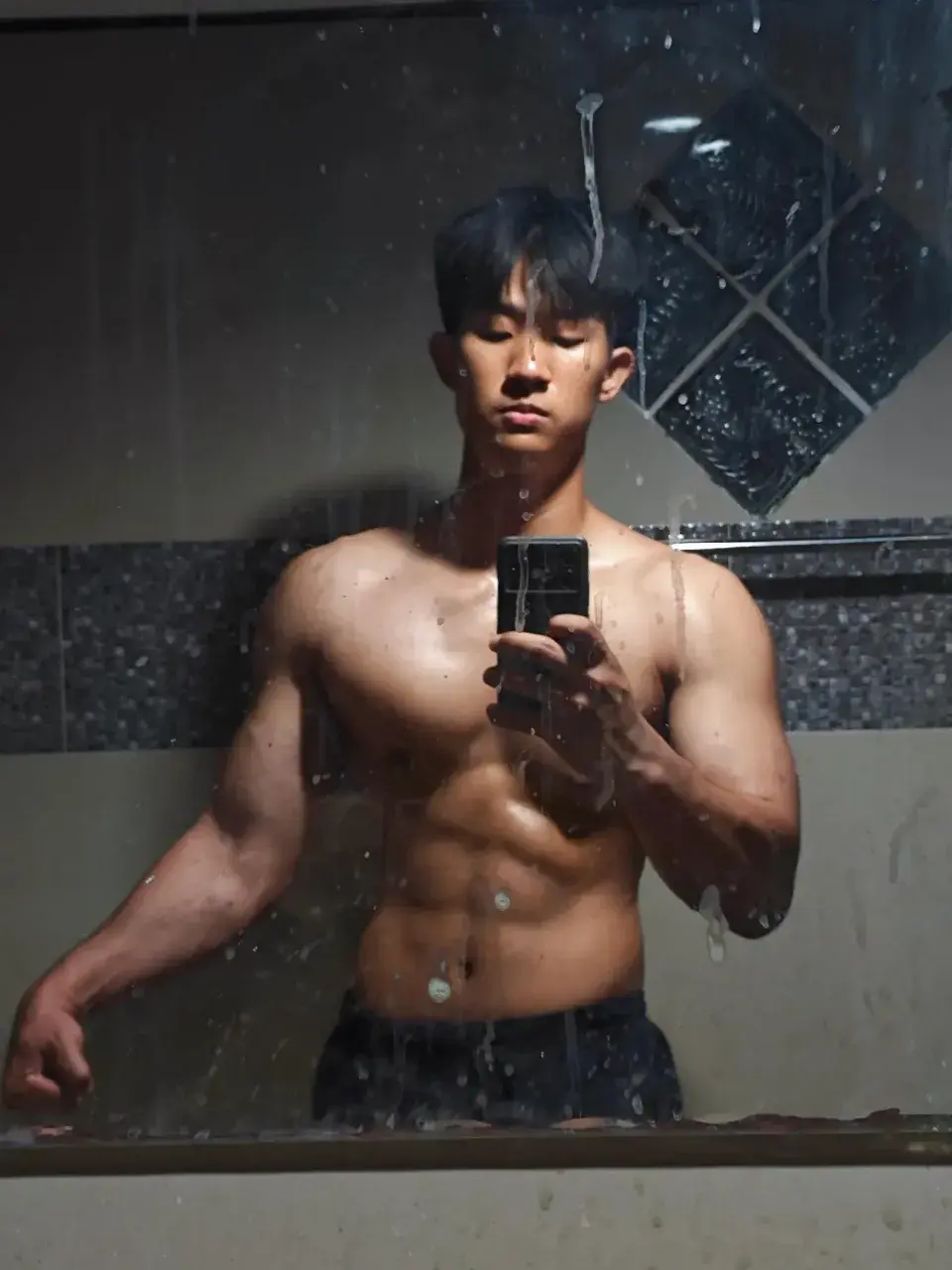 จุ่มนมแล้วเลีย