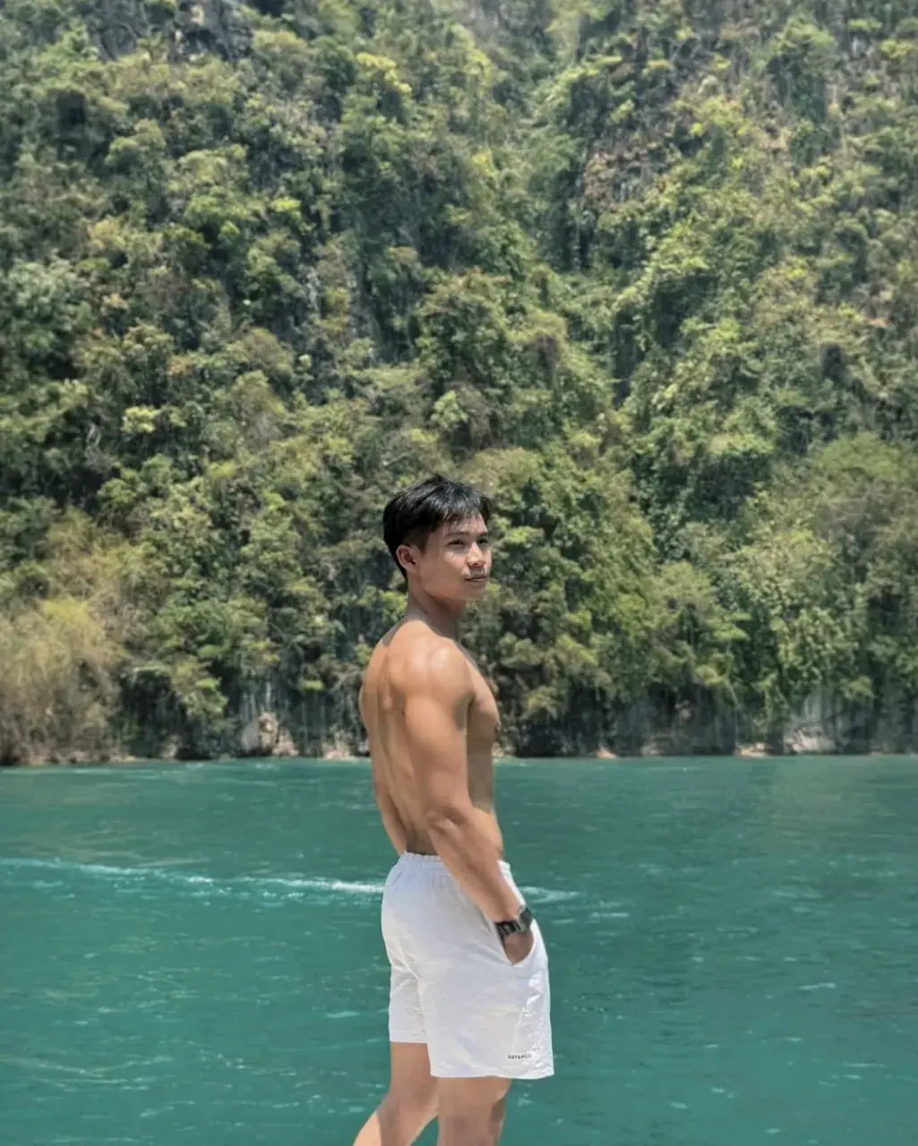 จุ่มนมแล้วเลีย