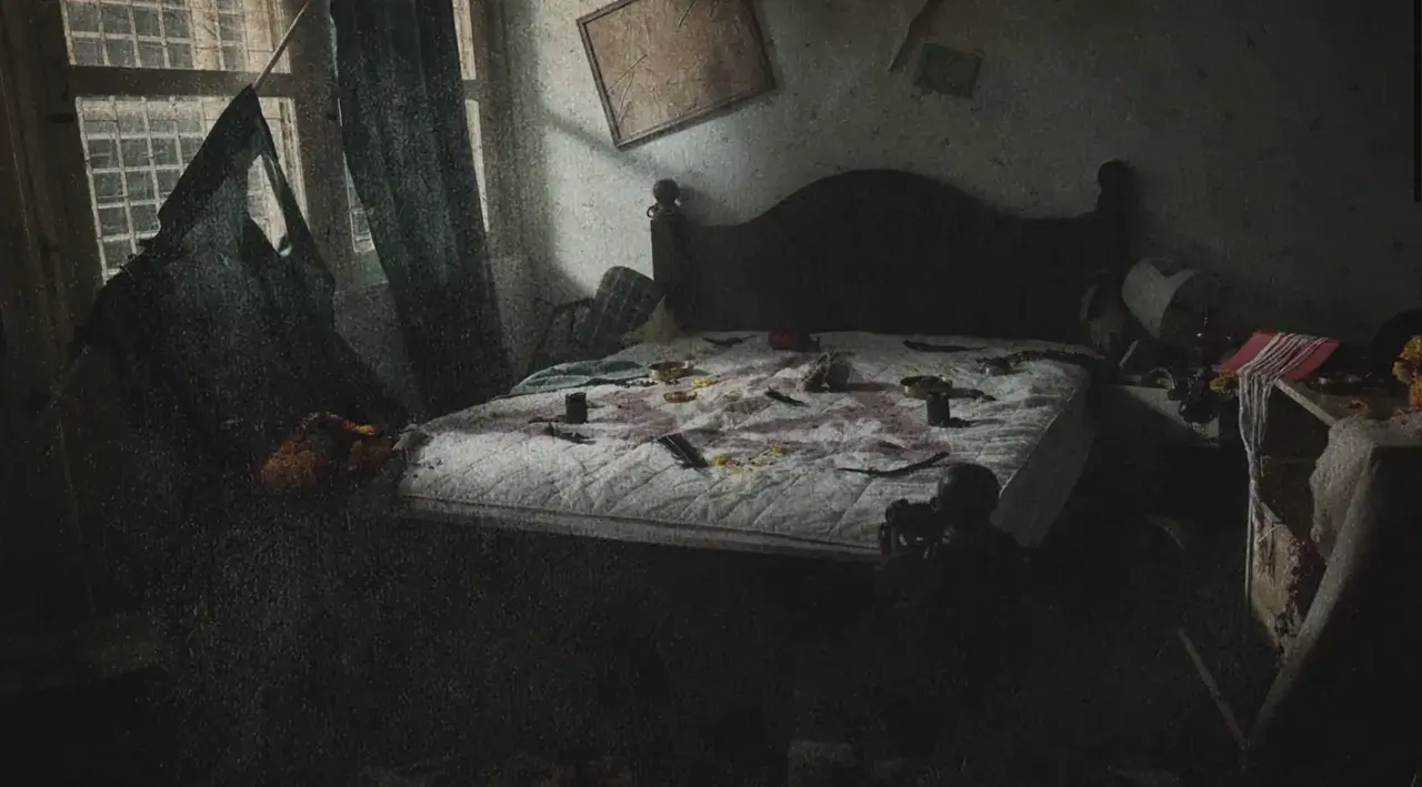 Scenes from Thai Movie "HOME FOR RENT"