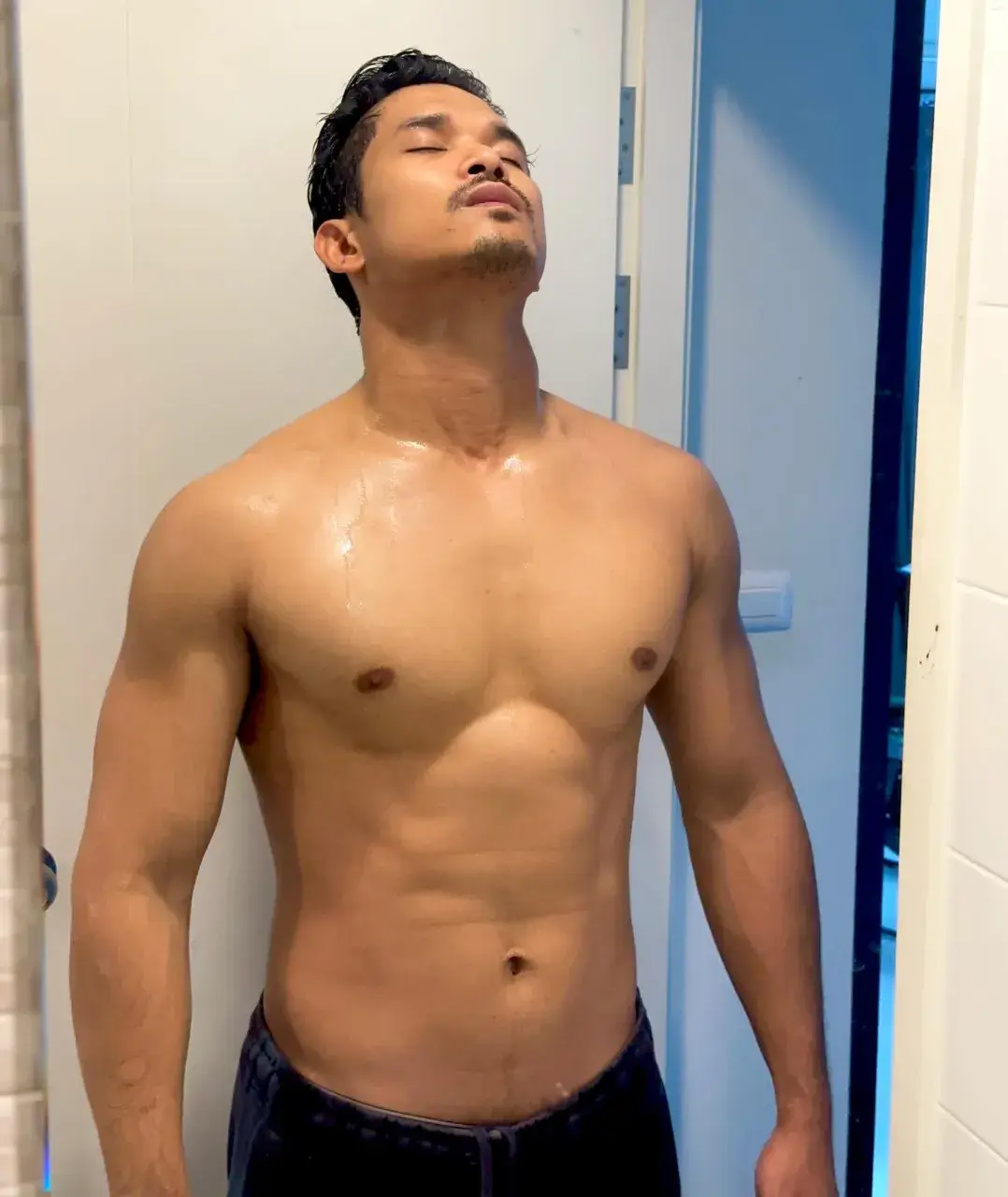 วันหยุดอยากเจอหุ่นแรงงานแบบนี้