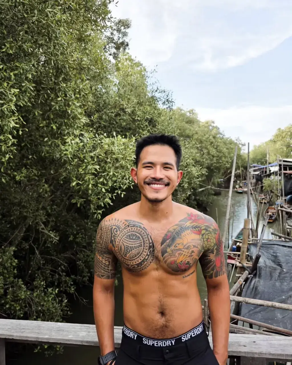 ยอมโดนกระแทก