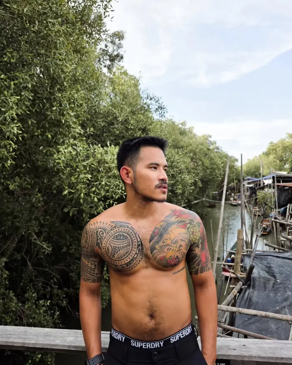 ยอมโดนกระแทก