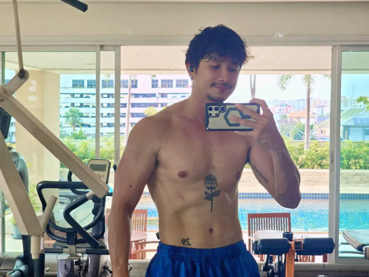 ยอมโดนกระแทก