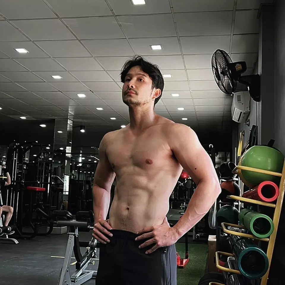 ยอมโดนกระแทก