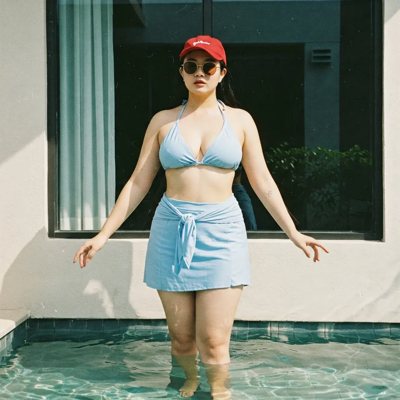 ชิว ๆ ใกล้สระน้ำ