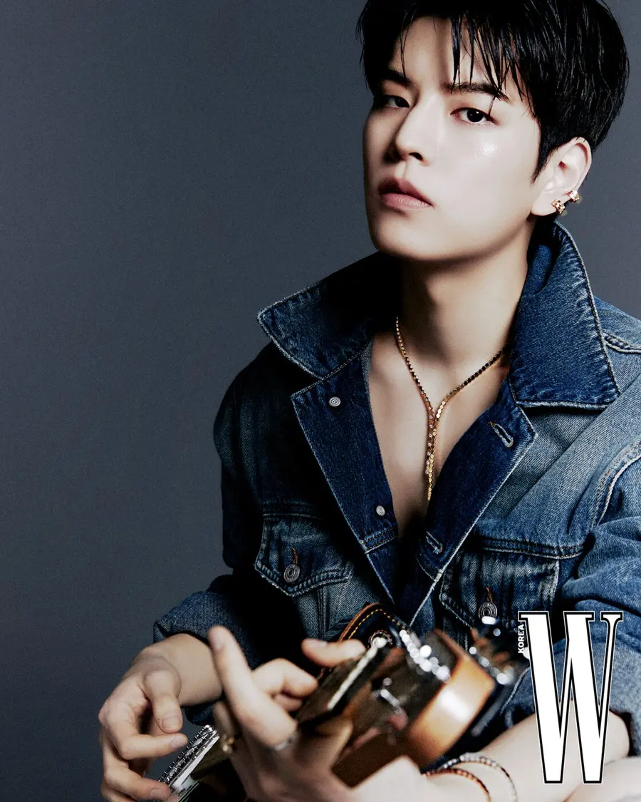 (Stray Kids) Seungmin @ W Korea May 2025