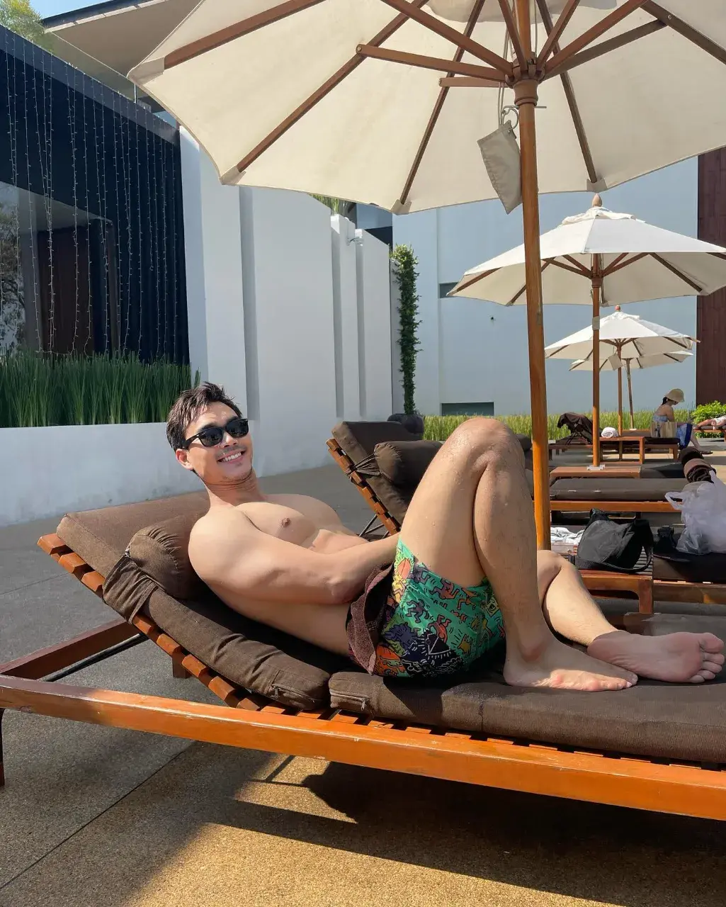 Swimsuit : Ratthee Vorarojyothin