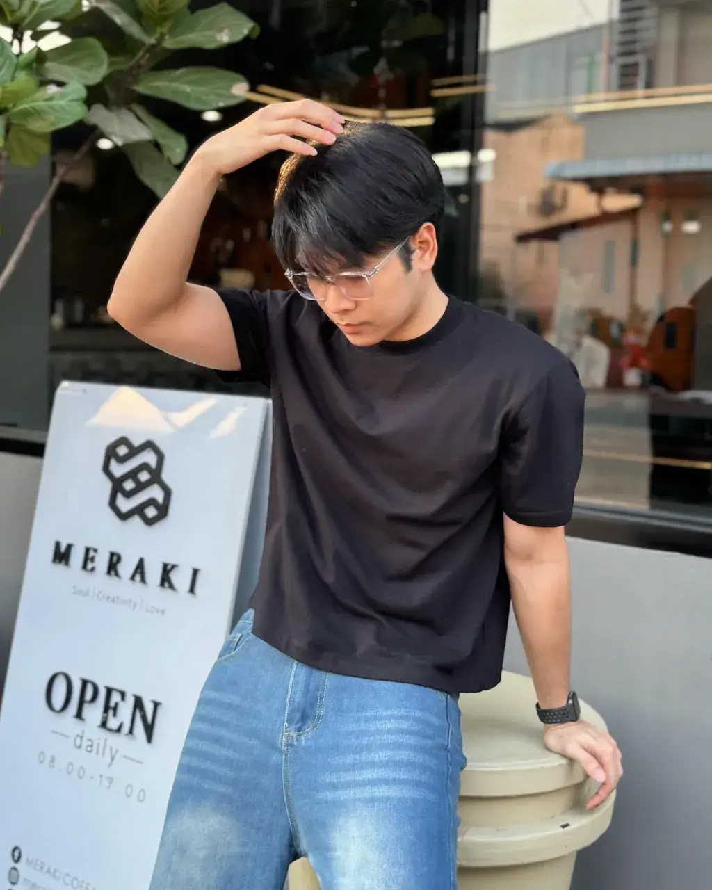 กลิ่นหนุ่มโชยมา