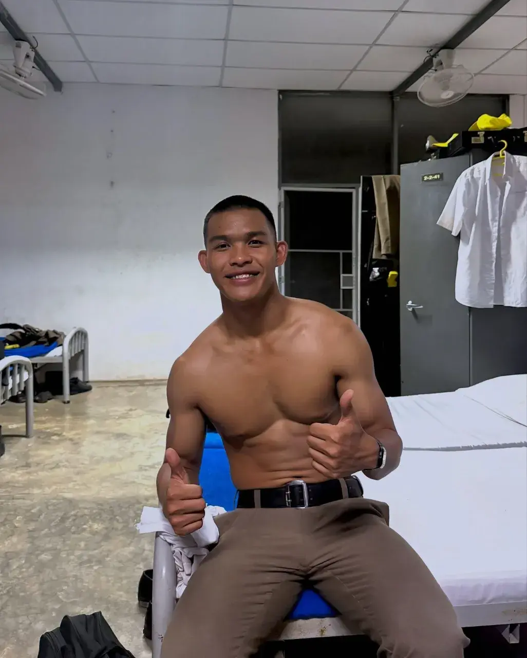 กลิ่นหนุ่มโชยมา