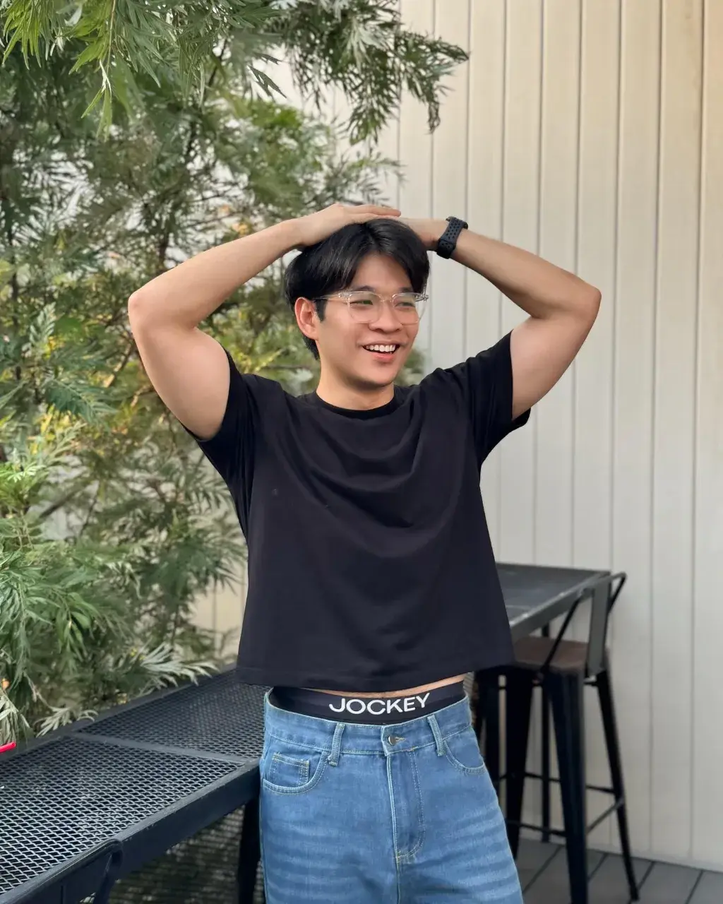 กลิ่นหนุ่มโชยมา