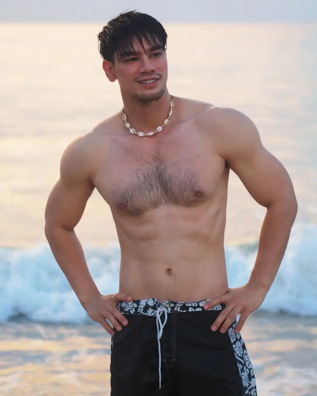 CHOREOGRAPHER : Worrawatchara Thippayacosai