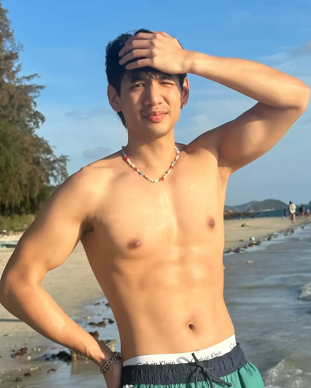 กล้ามน้อนโดนติ่งแตก