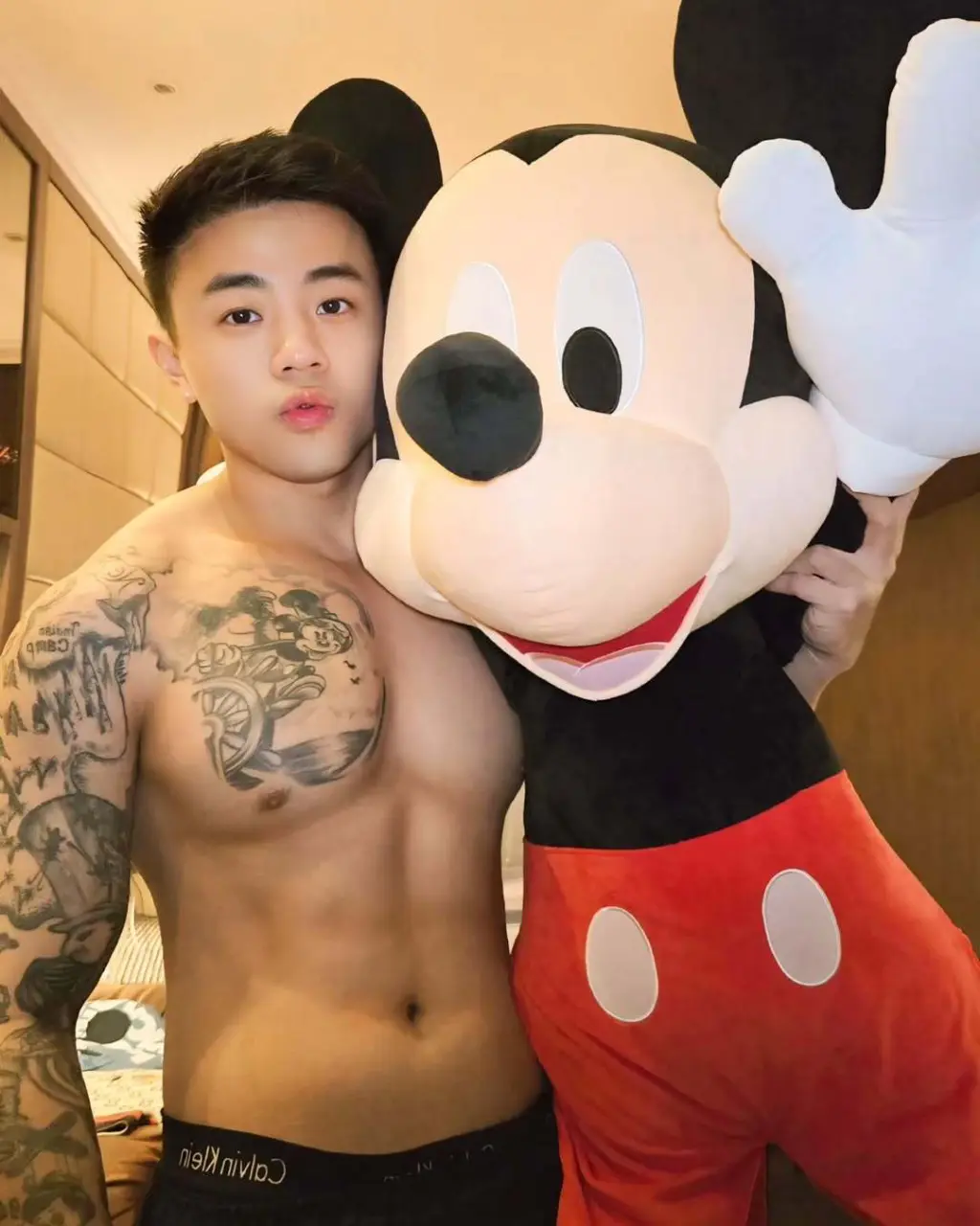 Cool and cute guy : Miki ( 杨景全 )
