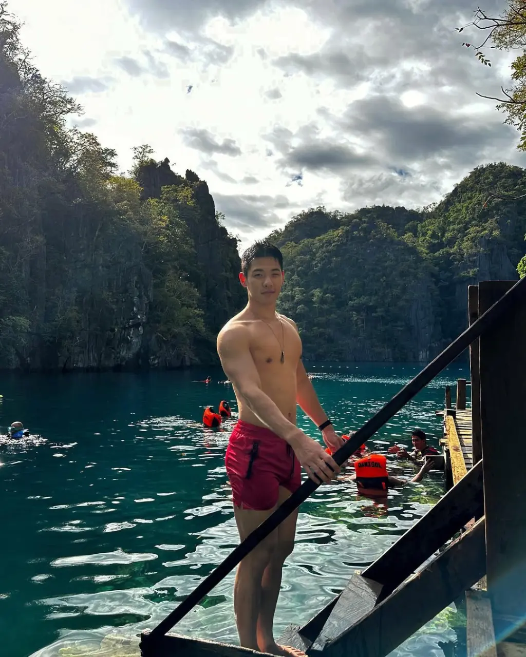 Cool and strong : 피처링 / no flex zone