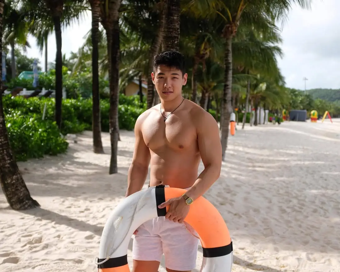 Cool and strong : 피처링 / no flex zone