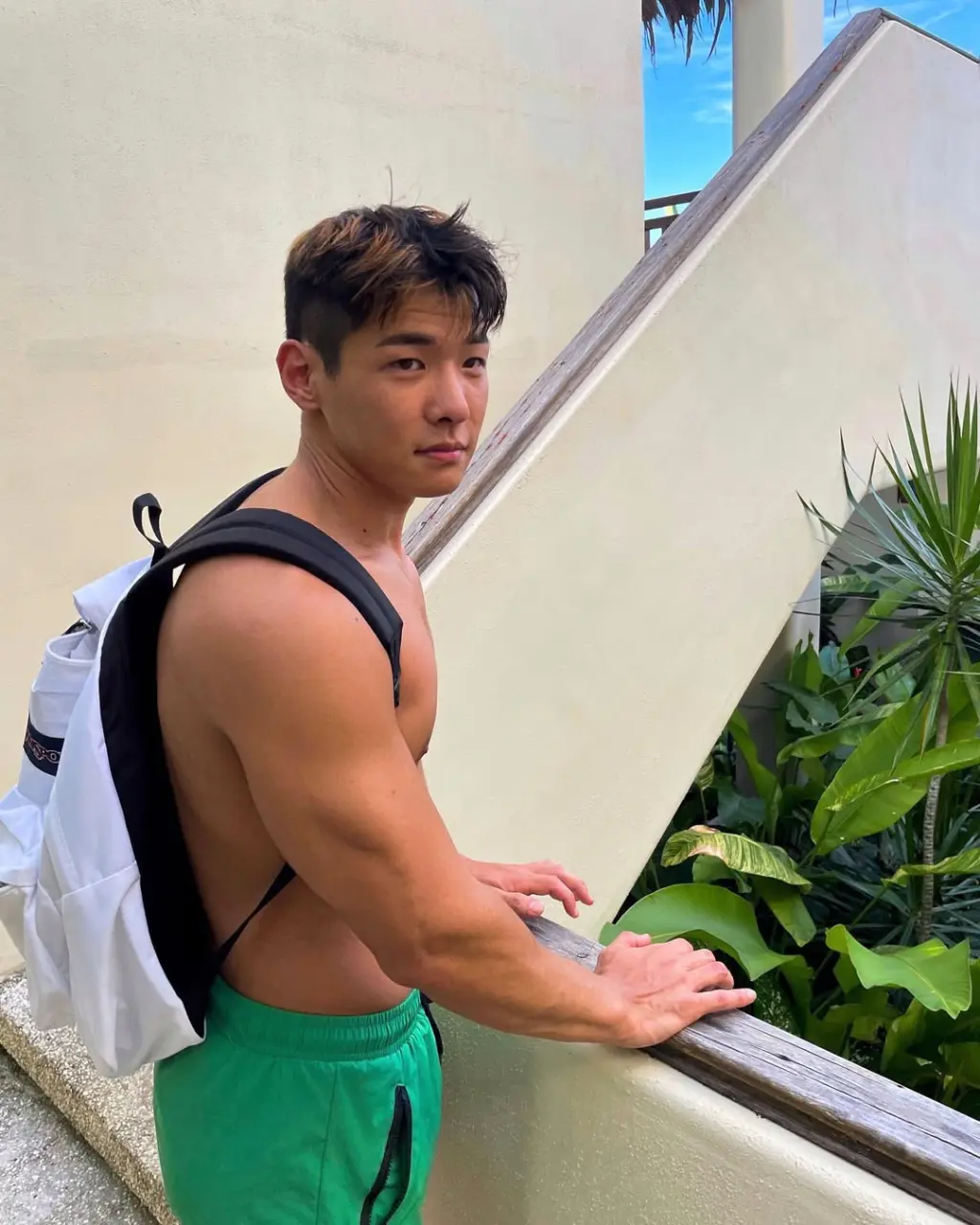 Cool and strong : 피처링 / no flex zone