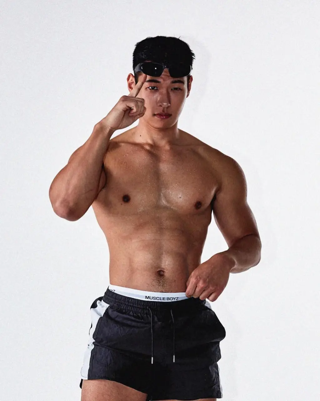 Cool and strong : 피처링 / no flex zone