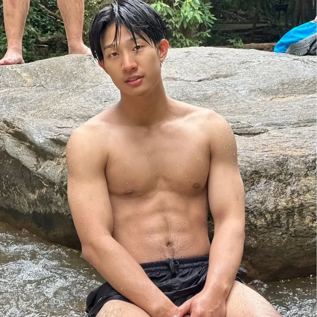 Cool and cute guy : Thanatthayus phutrakun