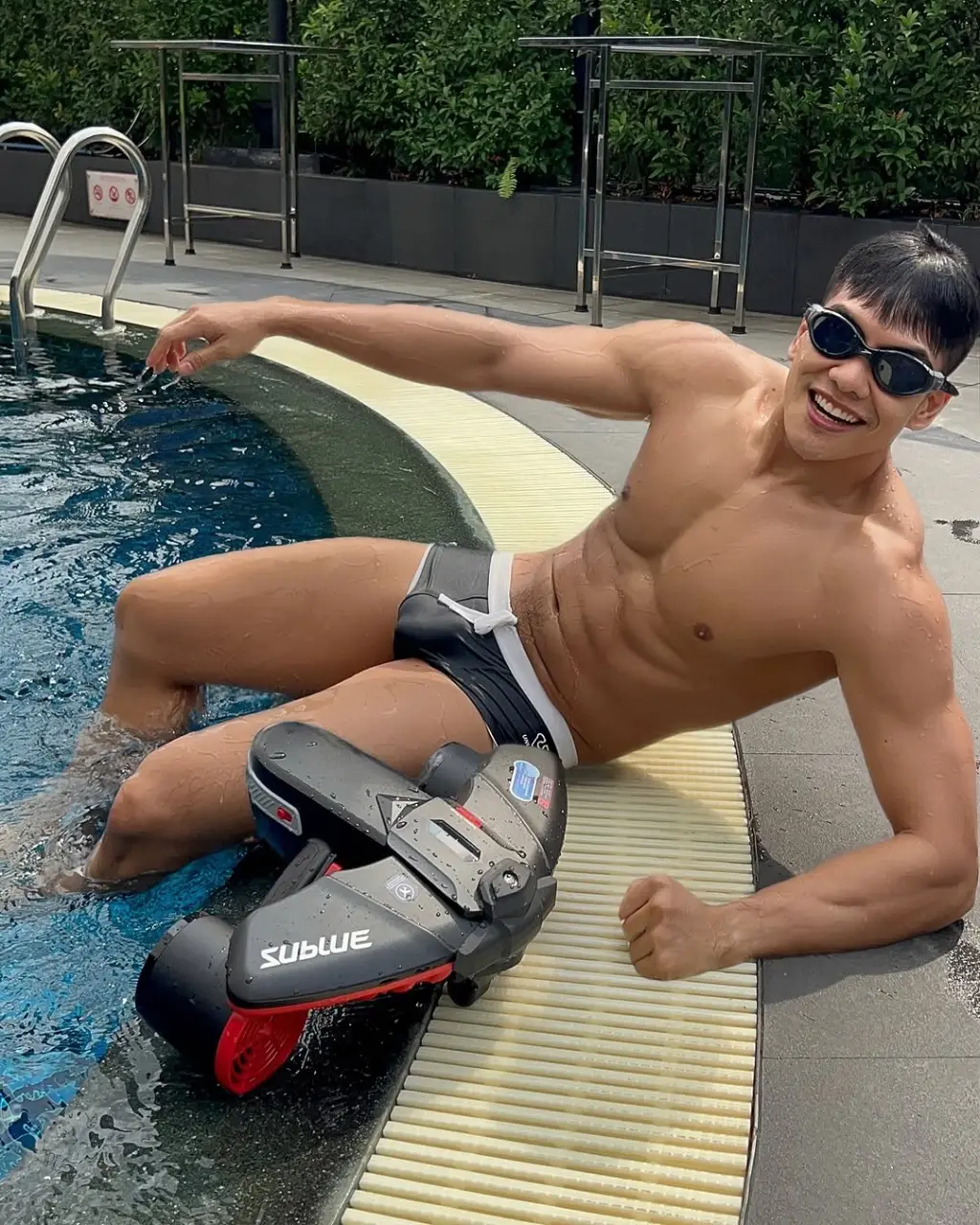 Swimsuit : Kritsadapat Sirikritsawat