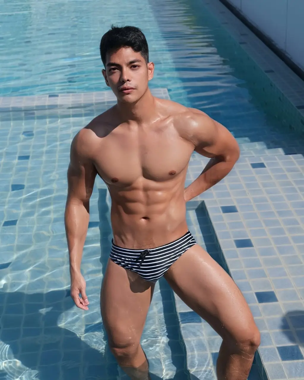 Swimsuit : Kritsadapat Sirikritsawat