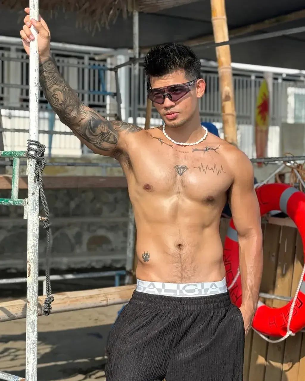 พี่เค้าแซ่บ