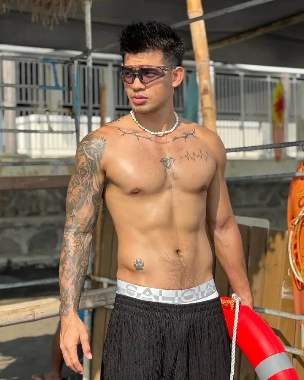 พี่เค้าแซ่บ