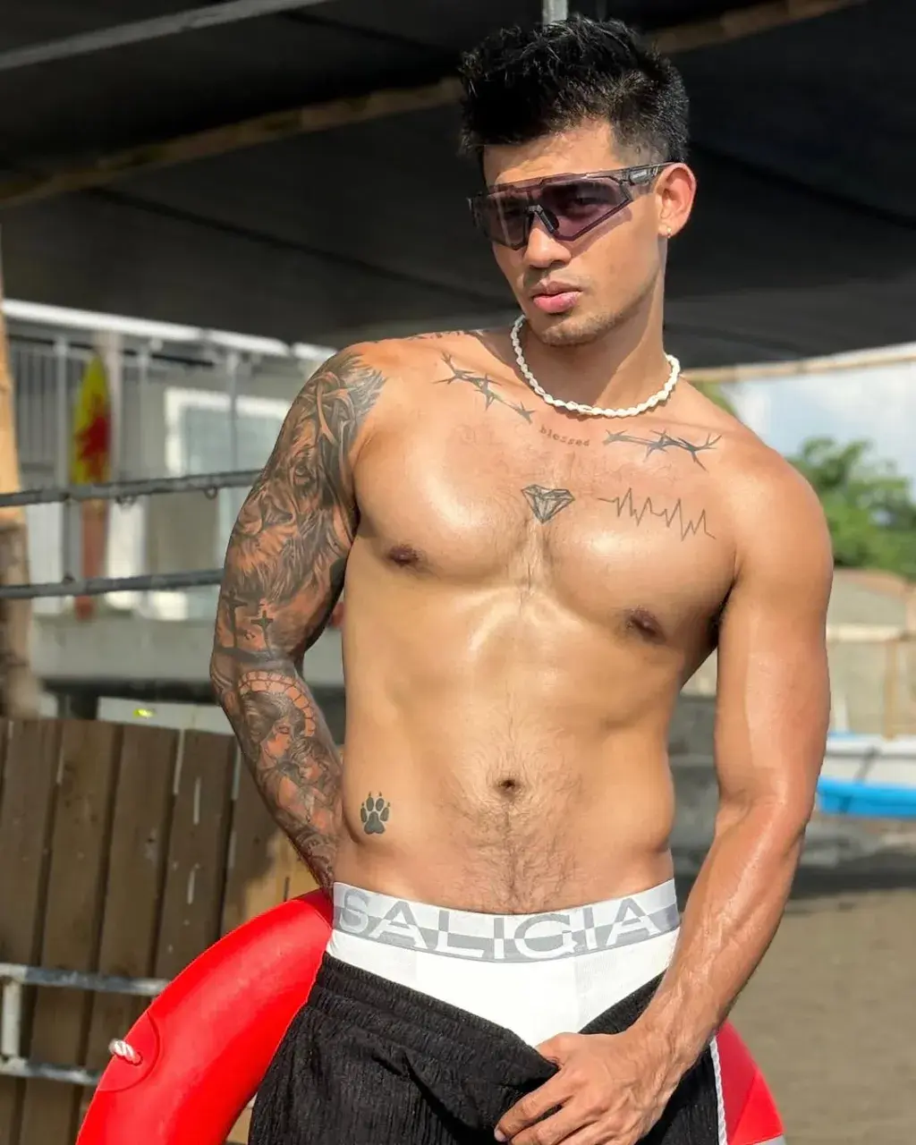 พี่เค้าแซ่บ