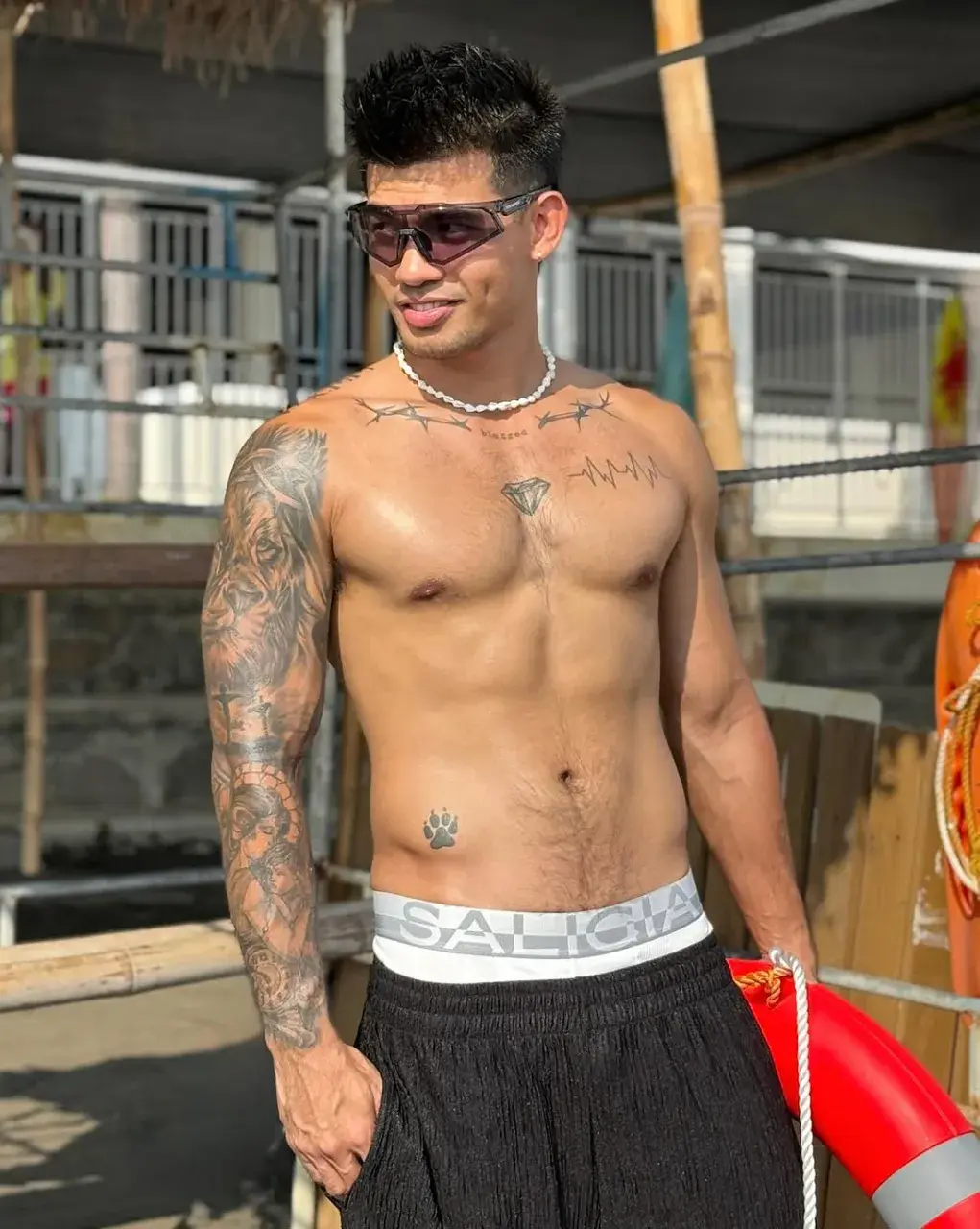 พี่เค้าแซ่บ